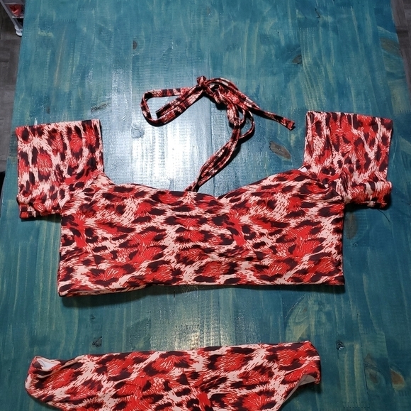 VIBRANT RED/ORANGE & BLACK SHORT SLEEVE BIKINI NEW LARGE - Picture 7 of 9